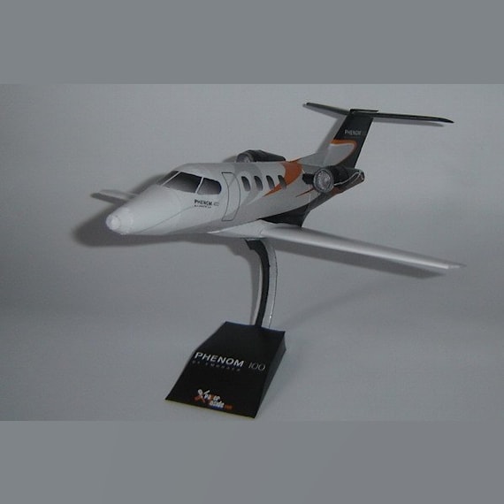 Самолет Embraer Phenom 100