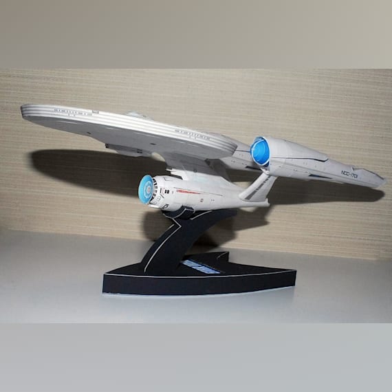 Звездолет Энтерпрайз NCC-1701 (Звездный путь)