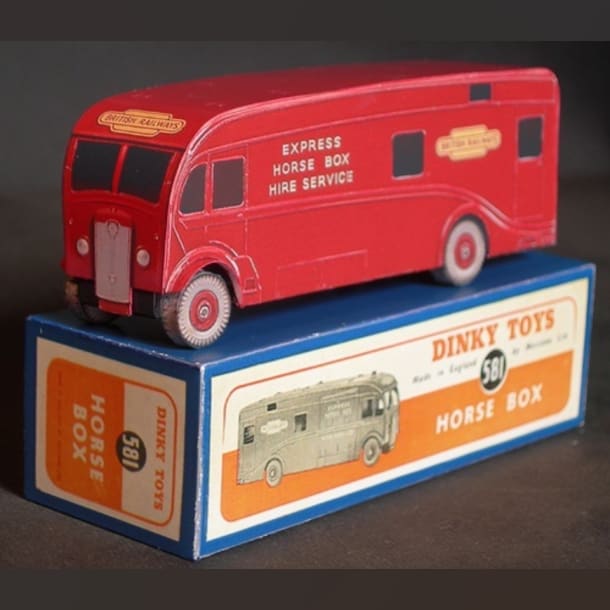 Бумажная модель Автомобиль Express Horse Box (Dinky Toys 581)