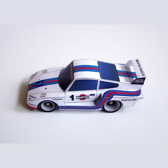 Автомобиль Porsche 935