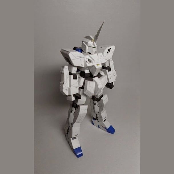 Бумажная модель Робот RX-0 Unicorn Gundam (Gundam), масштаб 1:144