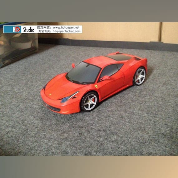 Автомобиль Ferrari 458 Italia