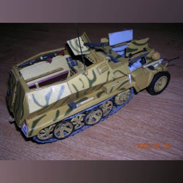 Журнал Modelik - 11/2003 - Бронетранспортер SdKfz 250-1 (alt)