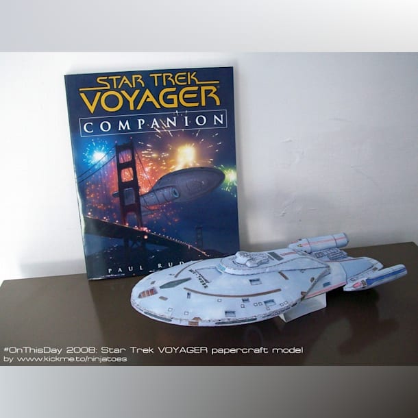 Бумажная модель Звездолет USS Voyager NCC-74656 (Звездный путь)