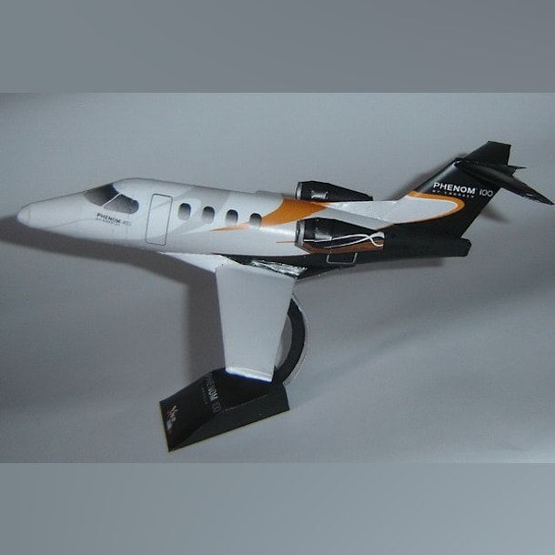 Бумажная модель Самолет Embraer Phenom 100