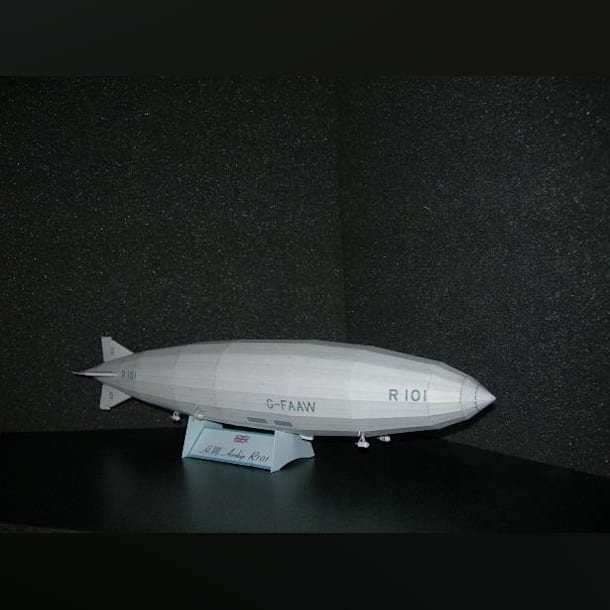 Бумажная модель Дирижабль R101