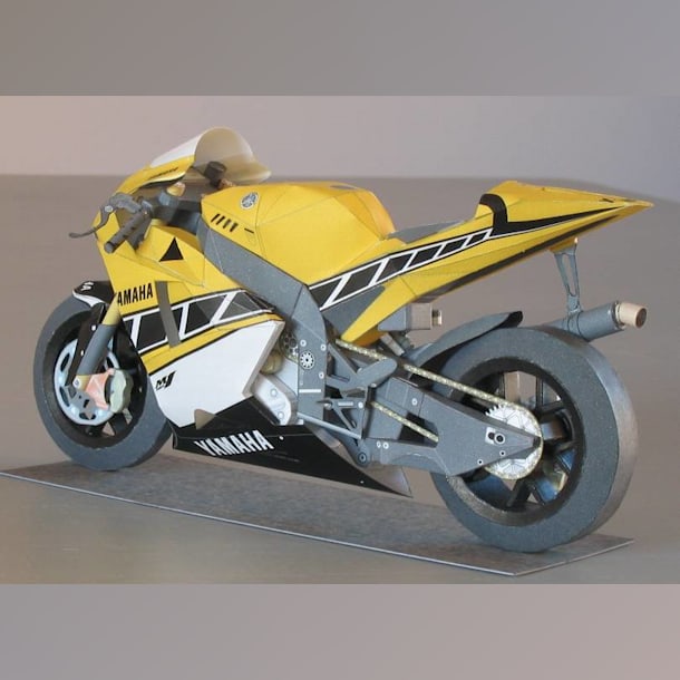 Бумажная модель Мотоцикл Yamaha YZR-M1