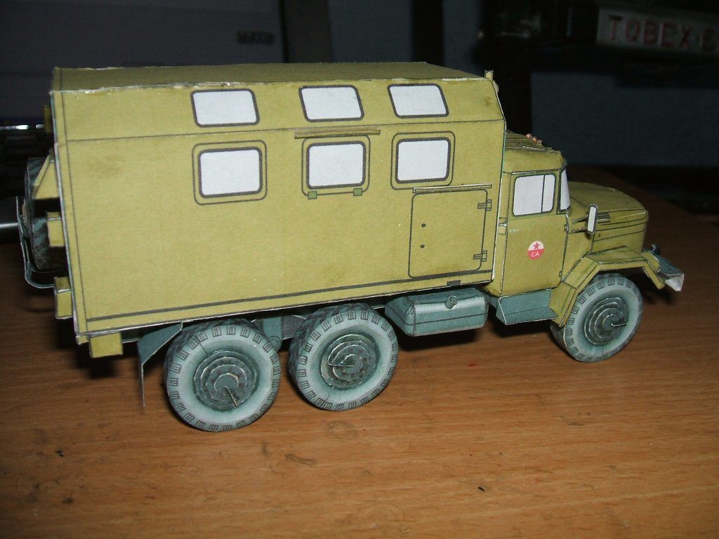 Модель грузовика ЯАЗ из бумаги (27 фото)