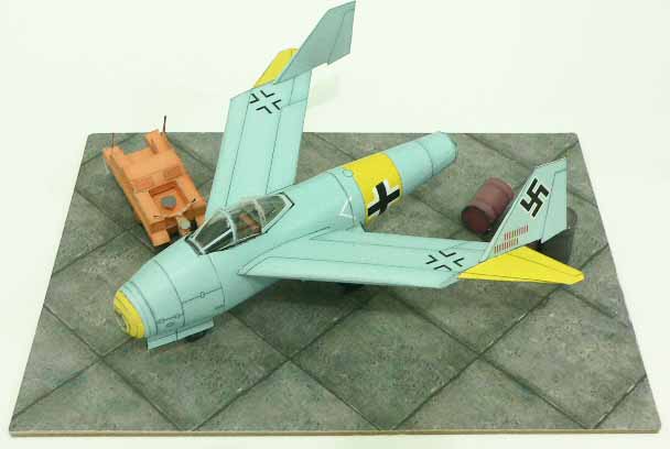 Диорама Истребитель Blohm & Voss P212 и мотоцикл SdKfz 2