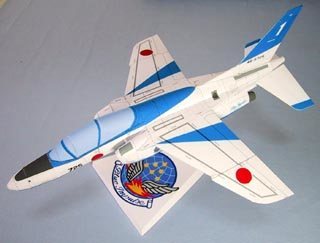 Учебно-тренировочный самолет Kawasaki T-4 Blue Impulse