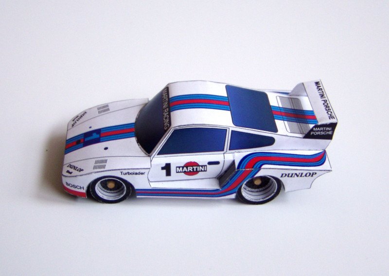 Автомобиль Porsche 935