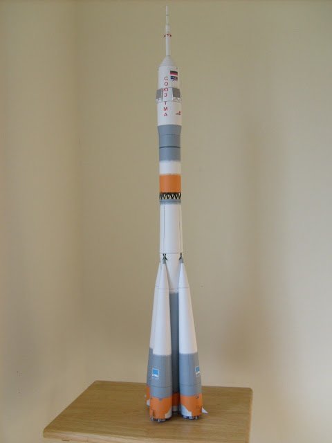 Сборная модель MODEROID Soyuz Rocket & Transport Train