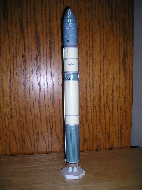 Модель ракеты с гидропневматическим двигателем (ракетомоделизм)
