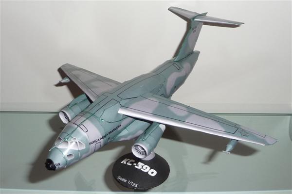 Самолет Embraer KC-390