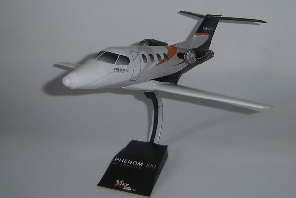 Самолет Embraer Phenom 100