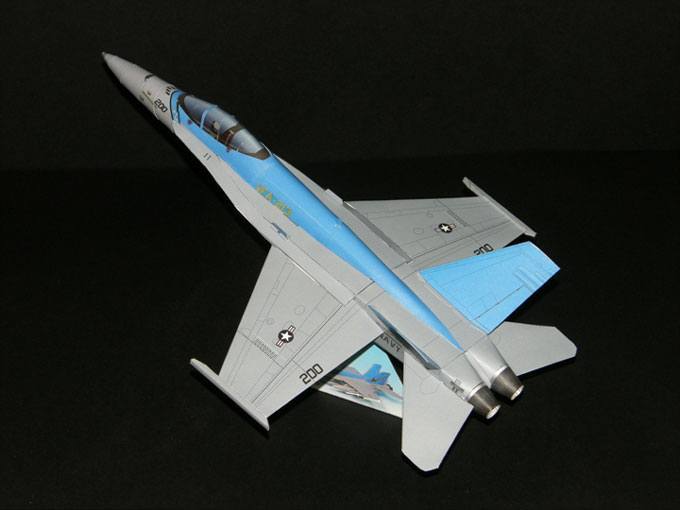 Бумажная модель Истребитель McDonnell Douglas F/A-18F Черные Львы