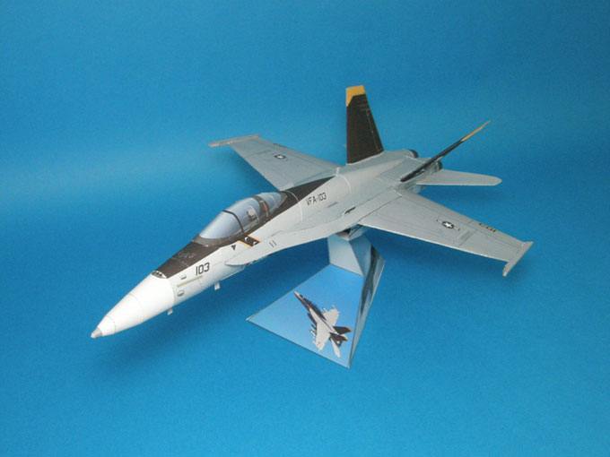 Истребитель McDonnell Douglas F/A-18F Веселые Роджеры