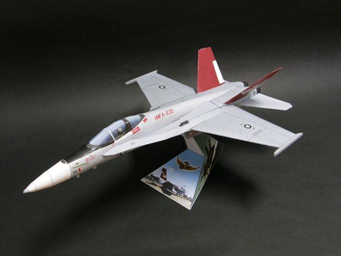 Истребитель McDonnell Douglas F/A-18 Красные дьяволы