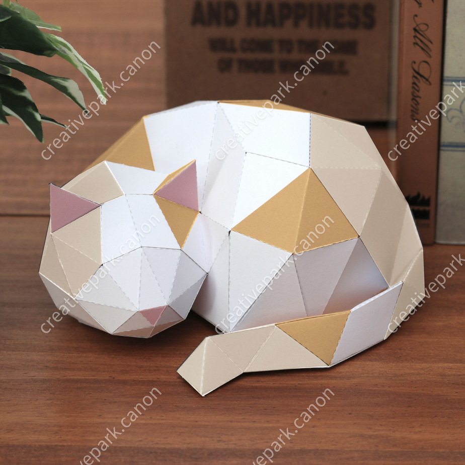Полигональная кошка (рыжевато-коричневая)