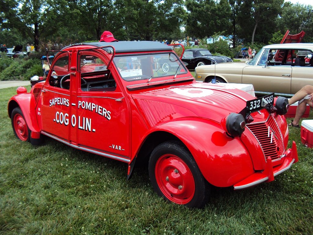 Citroën 2CV Bicephale пожарной службы департамента Вар