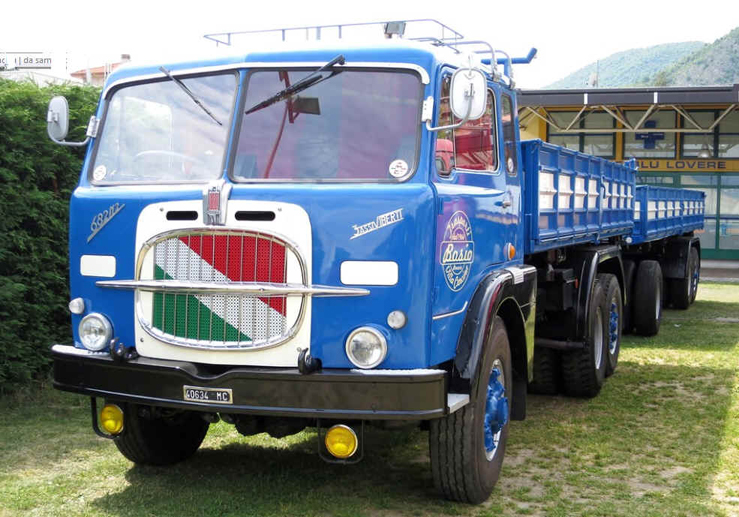 Грузовик Fiat 682 N2 с трёхосным полуприцепом Viberti