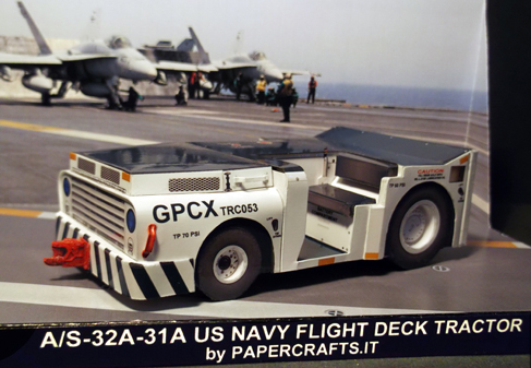 Палубный тягач ВМС США AS32A