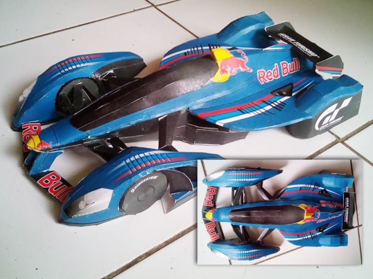 Автомобиль Red Bull X2010 (Gran Turismo)