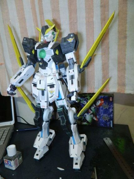 Робот GN-004 Gundam Nadleeh (Gundam)